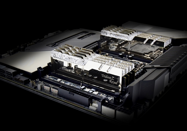 芝奇皇家戟内存攀新高：8×8GB DDR4-4300