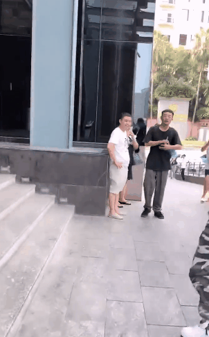 罗志祥腿伤严重被送医院，疼痛难忍靠打麻醉针缓解