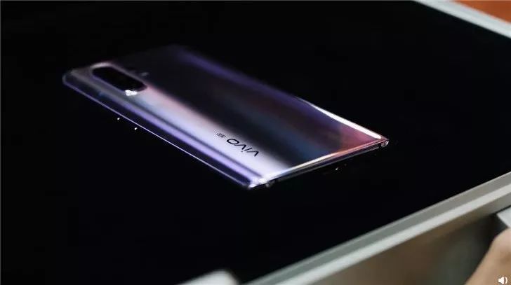 vivo x30 真机曝光,exynos 980 芯片,潜望式镜头加持