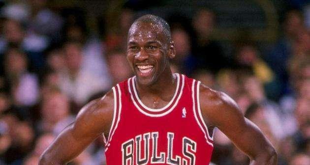 像巴克利等NBA名宿担任比赛解说员,工资有多少呢?