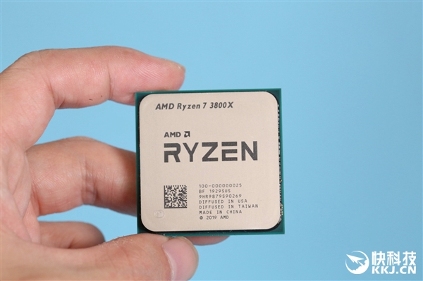 力压9900K！AMD锐龙7 3800X图赏
