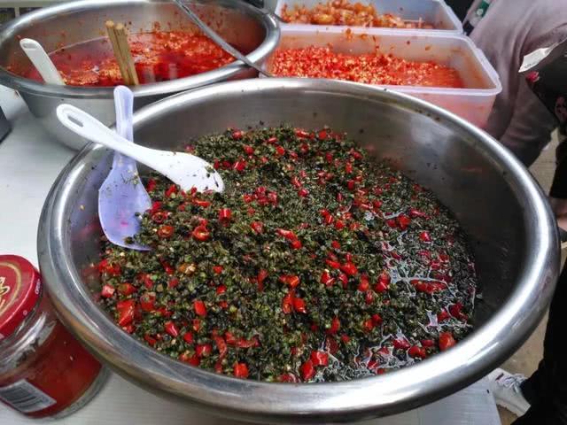 云南人用鲜花做成美食菜，好看又好吃