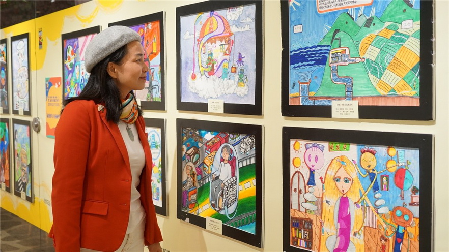 第二届少儿创意艺术节隆重开幕 展出国内外儿童画作300余幅