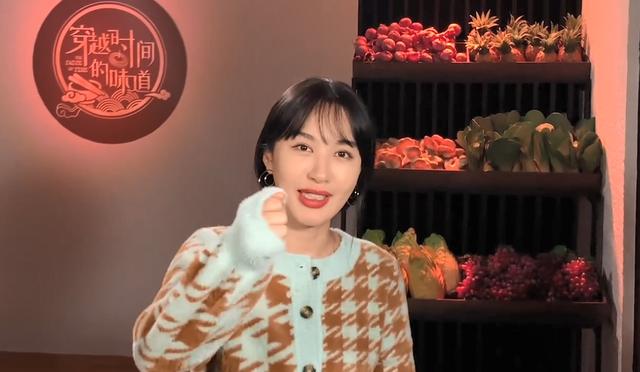 「熊猫娱乐」李菲儿面容肿胀大变样？本尊拍视频回应力证没整容