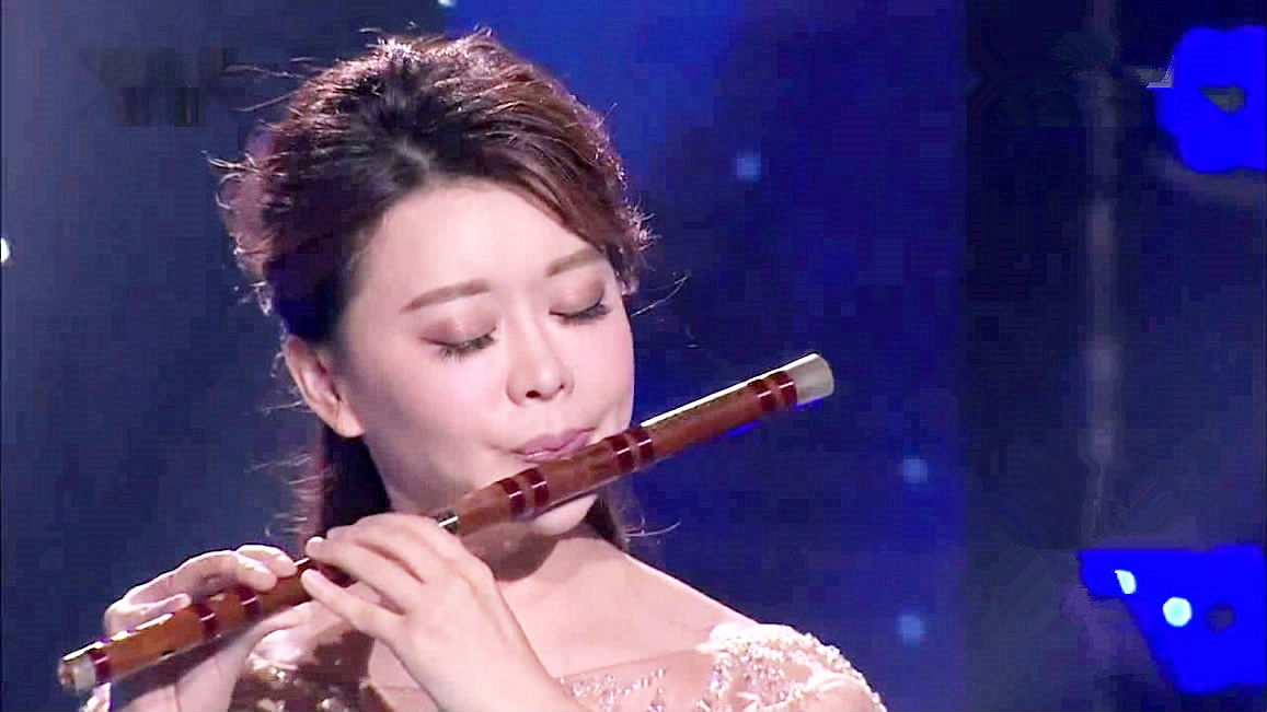 竹笛《十五的月亮》,竹笛女神唐俊乔演奏,沁人心脾