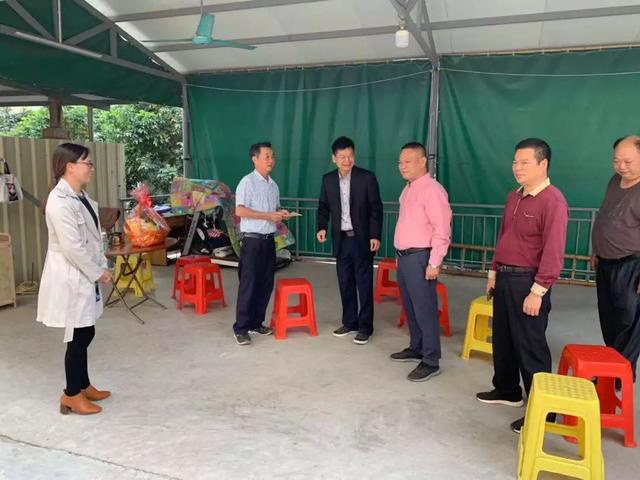 两度下水救人，南沙这名60多岁的退休老党员好样的