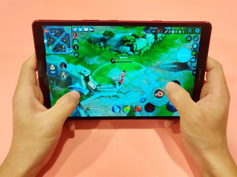 「驱动之家」为游戏而生 华为平板M6高能版体验：全方位升级如虎添翼