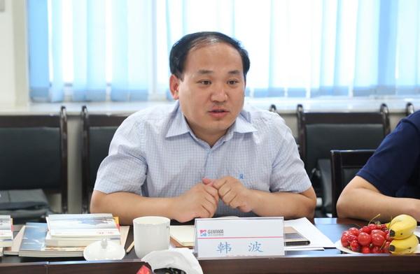 在吕安斌和韩波的履历中,两人都曾任过永济市城东街道党工委副书记