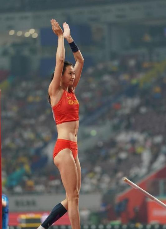 多哈田径世锦赛女子撑杆跳高决赛 中国选手李玲获得第