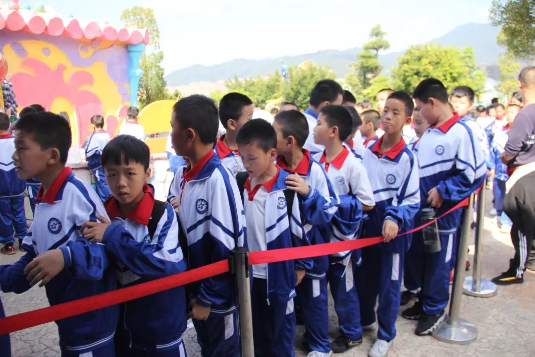 "玩"美童年——西山学校小学部外出实践活动圆满结束