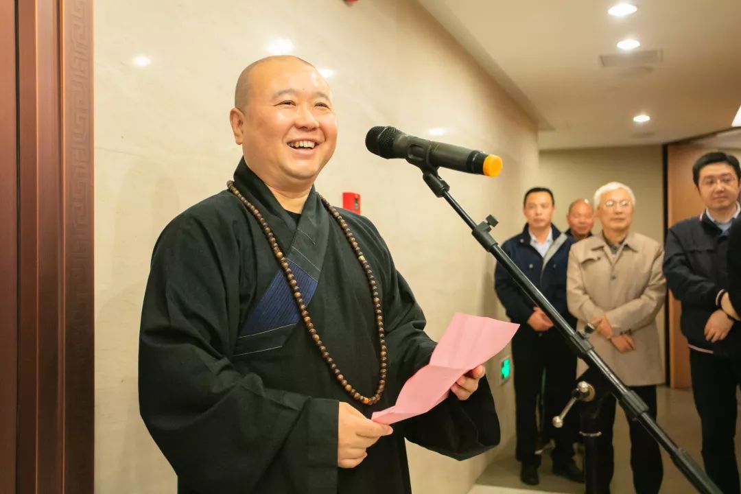 中国佛教协会副会长,本寺方丈觉醒大和尚