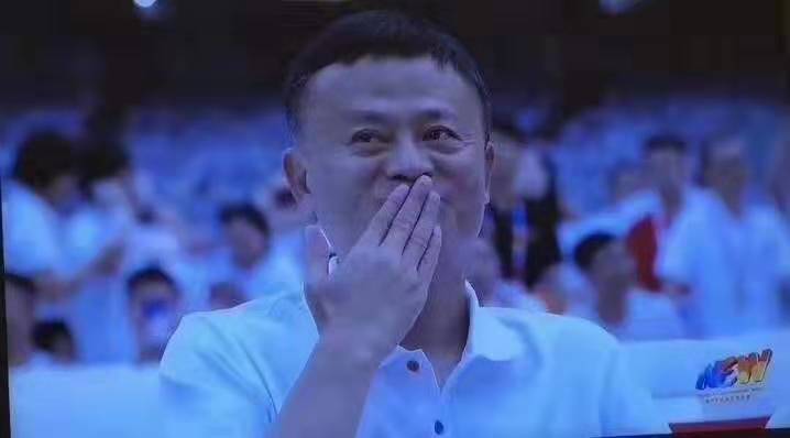 【虎嗅APP】苹果 iPhone 11 降价；国足反超叙利亚迎来开门红