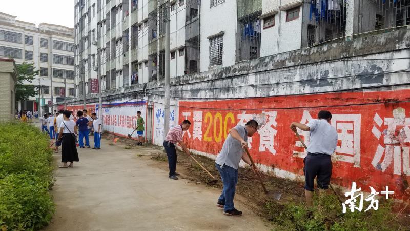 高州市谢鸡镇耕读携手家校合作共建美丽家园