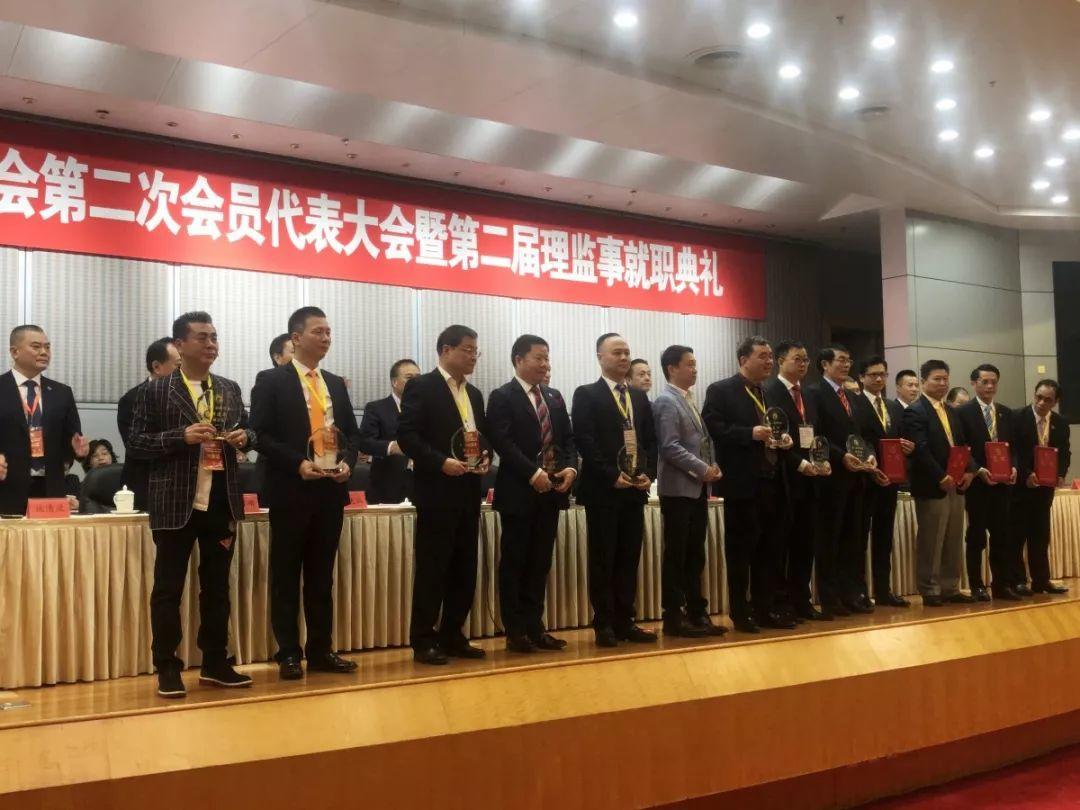 陈立农成npc最大赢家,签约全球最大唱片公司,成名之路未来可期