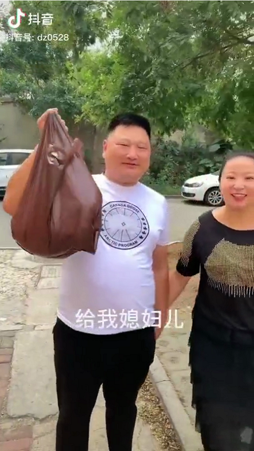 抖音里的“麻辣德子”其实很佛系，好丈夫先得是个好厨师