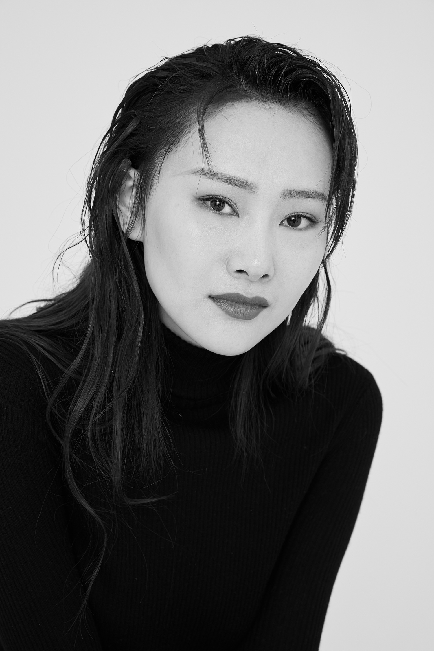 李昕岳黑白质感写真曝光 (4).jpg