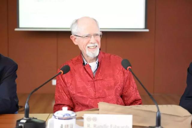 「钛媒体」时代宠儿李小加：从钻井工人到港交所掌门