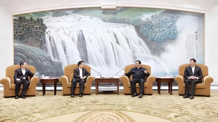上海市政府与中国人保集团在沪签署战略合作协议