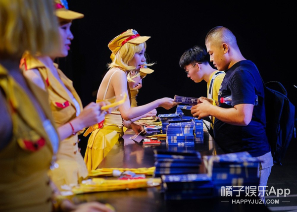 一秒变蹦迪现场？大张伟在CF火线盛典带着CFer玩嗨了