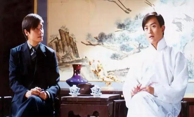 素有“古装王子”之称的黄海冰年轻时的颜,可以夸一万年