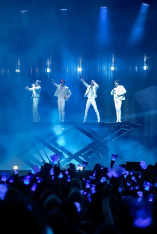 WINNER雅加达演唱会蔚蓝的感动 “平生都不会忘记”