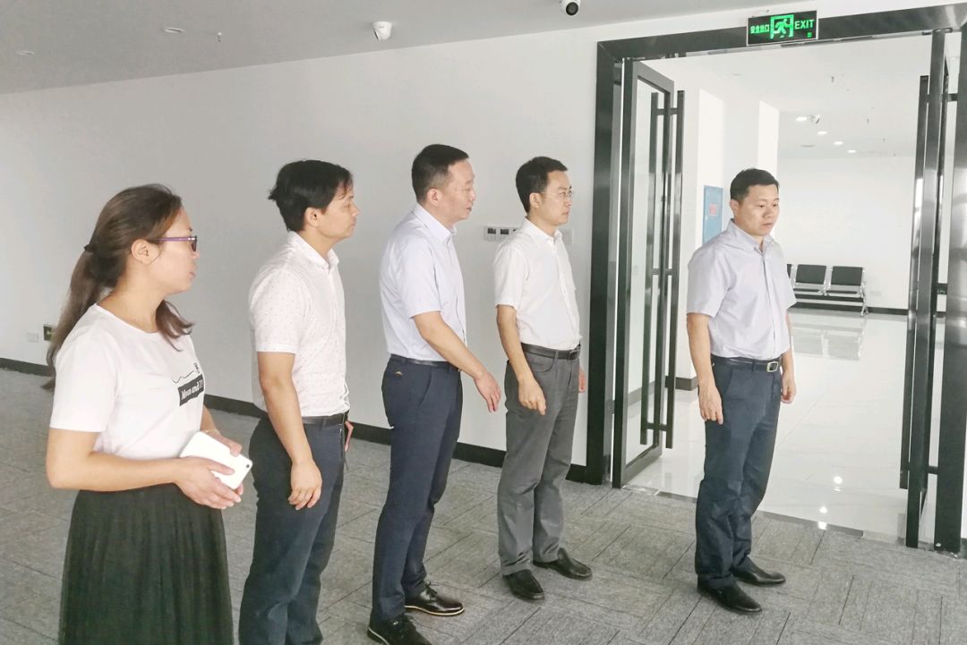 湖南湘江新区管委会副主任刘中杰,湘江新区政务服务中心主任彭文鑫