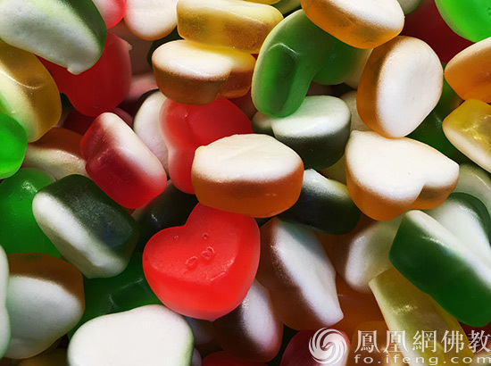 如人饮水冷暖自知 真正幸福在自己心