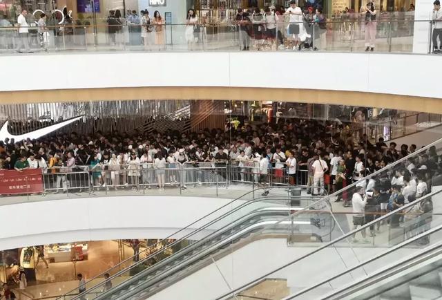 球鞋鉴定师见闻录：被假鞋贩子贿赂、威胁，假AJ引发情侣分手“血案”