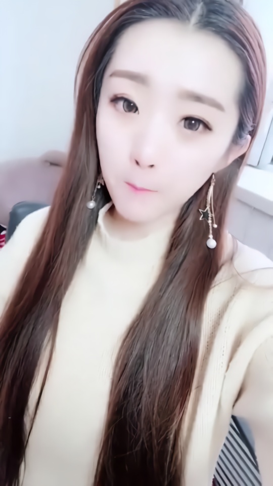 美女姐姐,你笑起来的模样,真有感染力