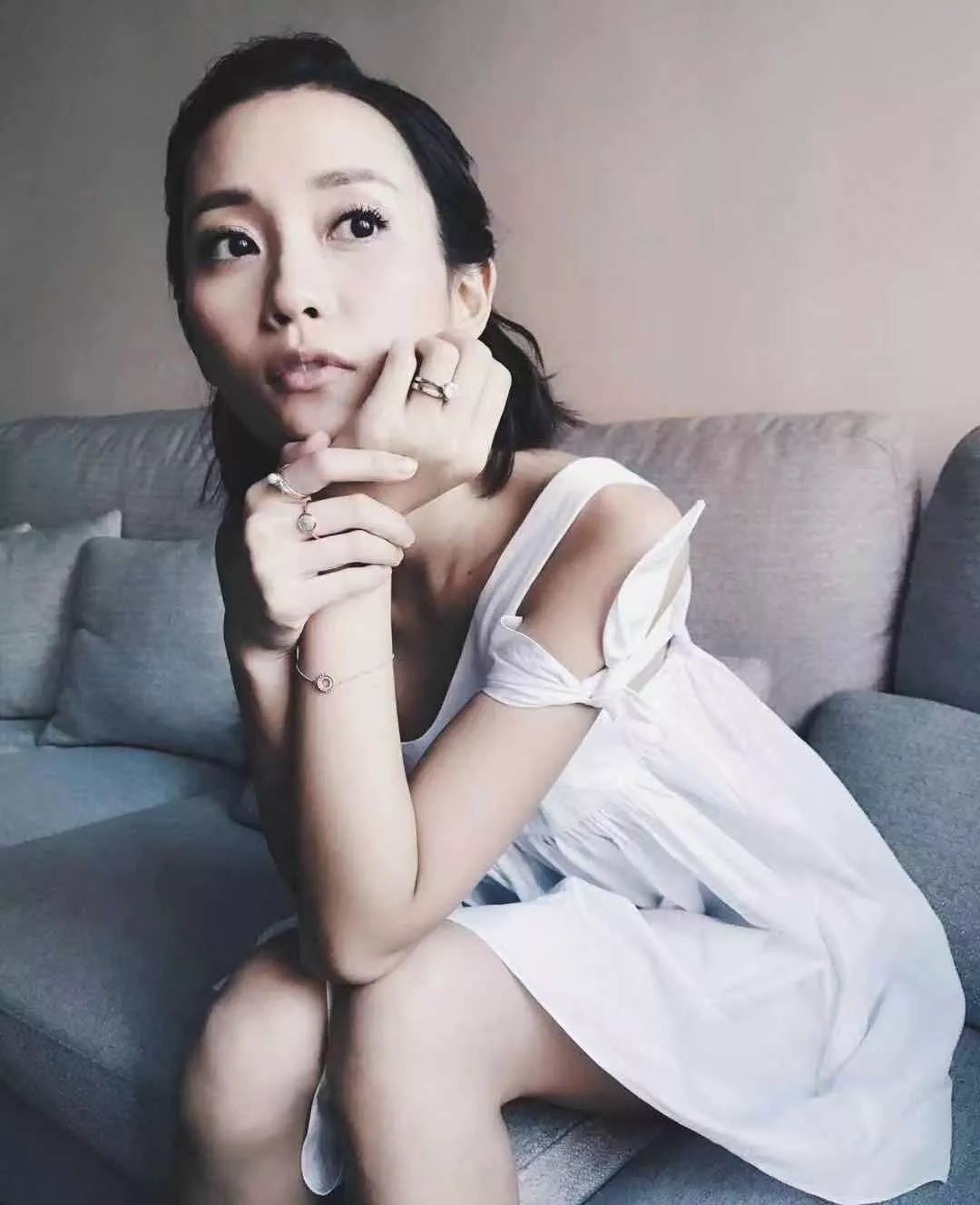 「不八卦会死星人」最惨正宫！遭抛弃牙齿全掉暴瘦到44斤，今病情严重卖收藏凑药钱