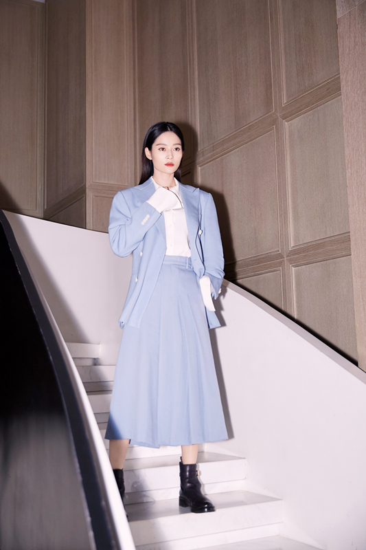 「喜天影视」王媛可苏撩气质吸睛 网友直呼西装杀太上头