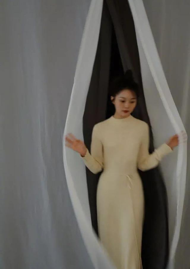 晚晚头大脸大,五官平平,到底经历了什么逆袭成气质女神?