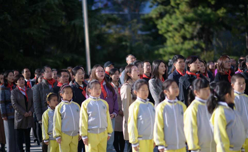 参加西单小学的小学生入队仪式暨少先队主题教育活动有感__凤凰网