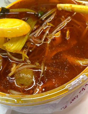 外卖实物与图片严重不符，幕后竟是统一推手？