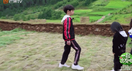 「十点电影」洗白失败，杨烁这次活该被骂上热搜？