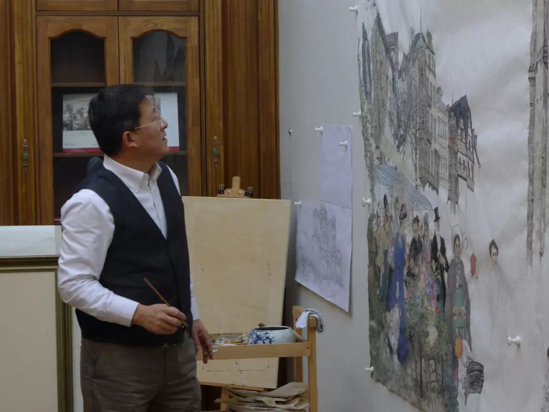 现任中国国家画院国画院副院长,宁夏画院名誉院长,国家一级美术师,院