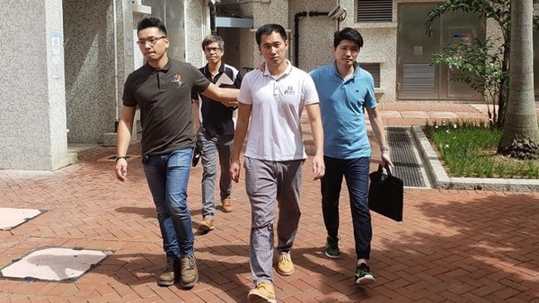 重拳出击!香港警方逮捕3名"暴乱黑手"立法会议员