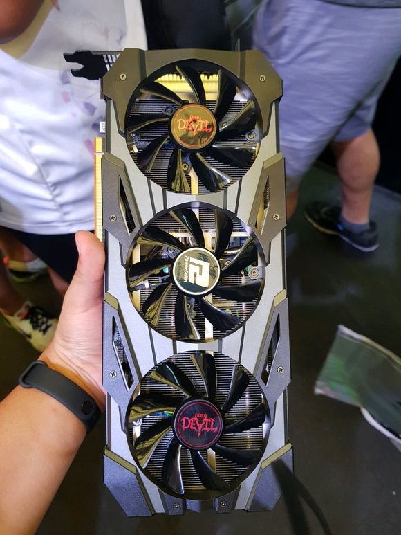 迪兰、讯景非公版RX 5700现身：少见双风扇