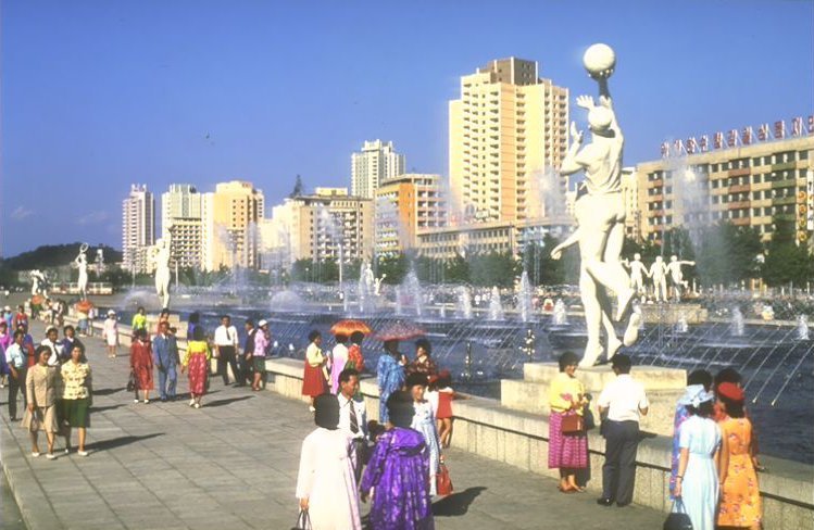 朝鲜靠什么养活本国2500万人？