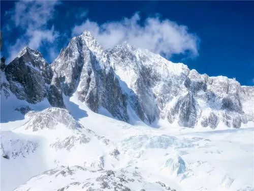 [新氧App]学她者生，似她者死，这个省的美人学都学不来