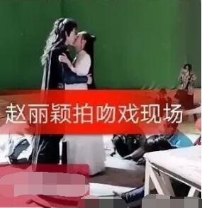 吻戏曝光?疑《有匪》拍摄现场曝光 赵丽颖王一博绿幕前拥吻