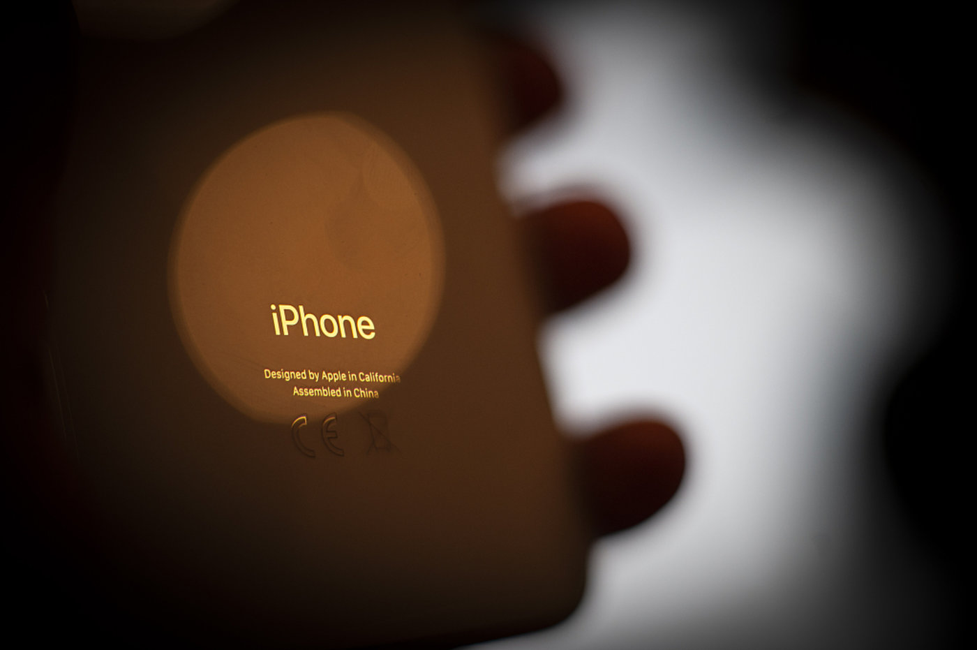 苹果发布财报：iPhone依旧重要，但是时候刷新对苹果的认知了