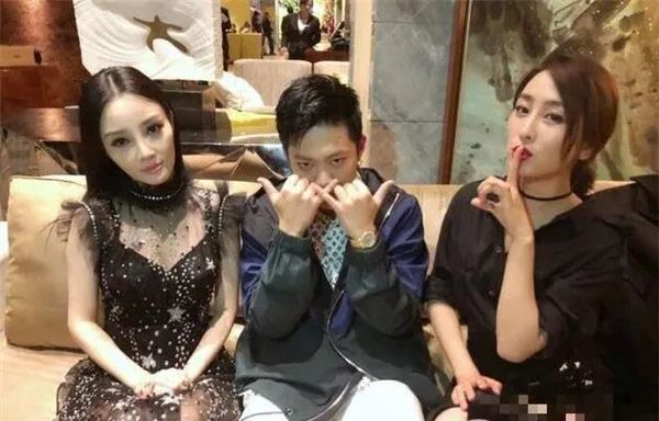 雪上加霜！知情人曝黄毅清被捕于毒瘾发作，又接到马苏告的起诉书