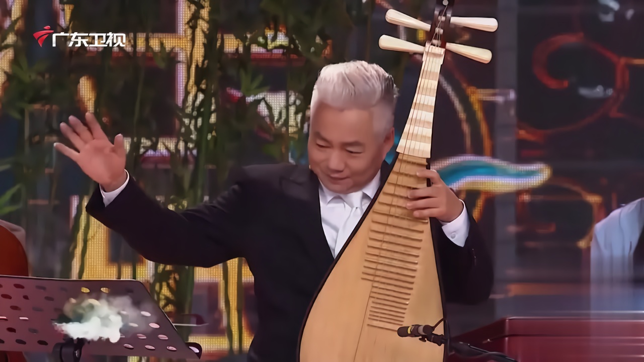 国乐大典:方锦龙琵琶演奏《康美之恋》,又要忍不住