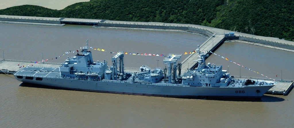 军情热点 正文  一号舰:微山湖号(887),黄埔造船厂,2003年7月下水