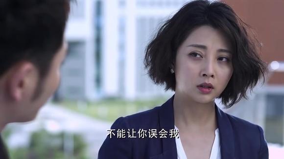 画王一把抱住灰姑娘,灰姑娘一脸娇羞,少爷吻了上去金山教程少爷图片