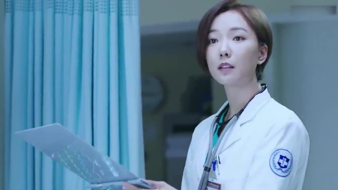 急诊室来了个老外,护士不会英语慌了,不料主任