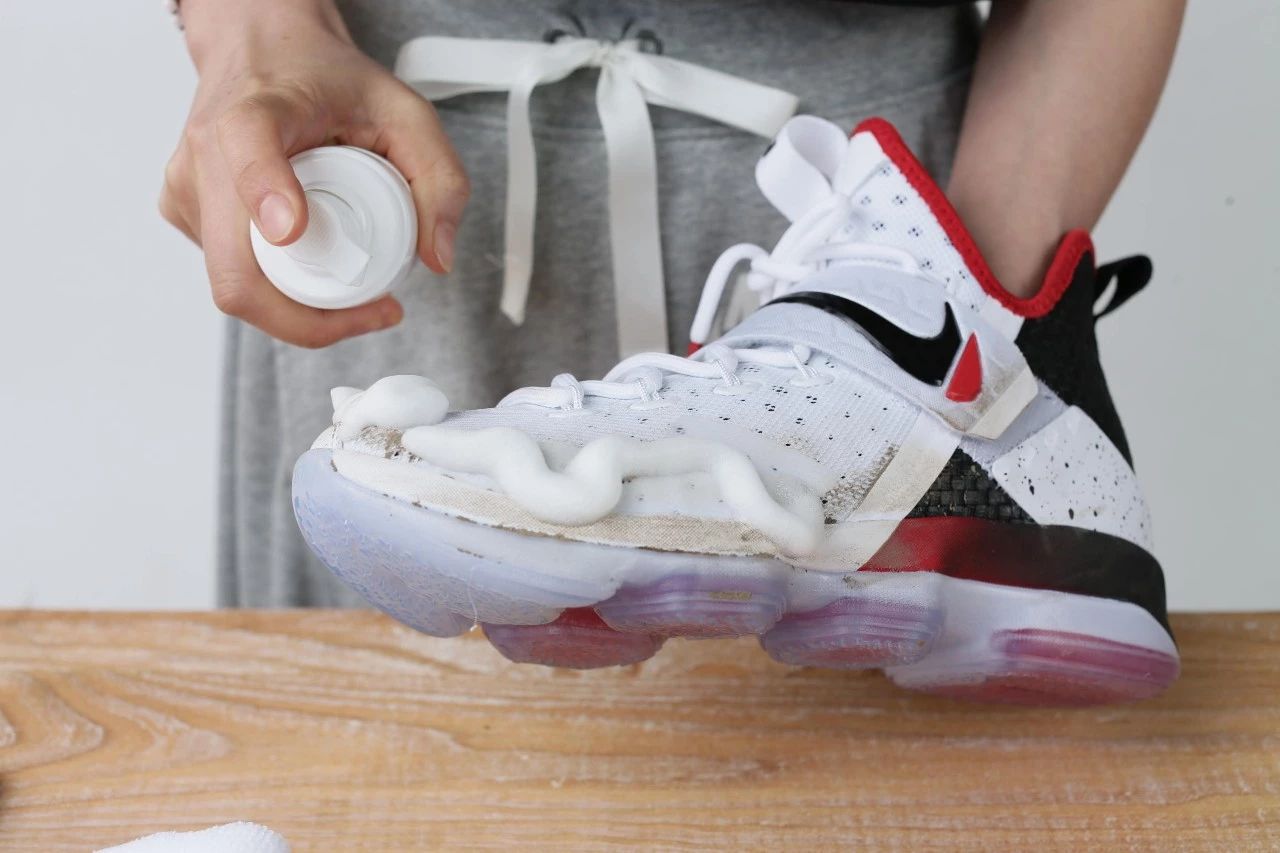 Sneaker必备！让你的爱鞋永远亮白