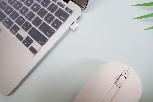 双系统,极简风!米物无线办公键鼠套装体验