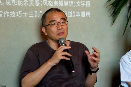 这个作家很少人知道他,但却是最迷人、最“异类”的作家